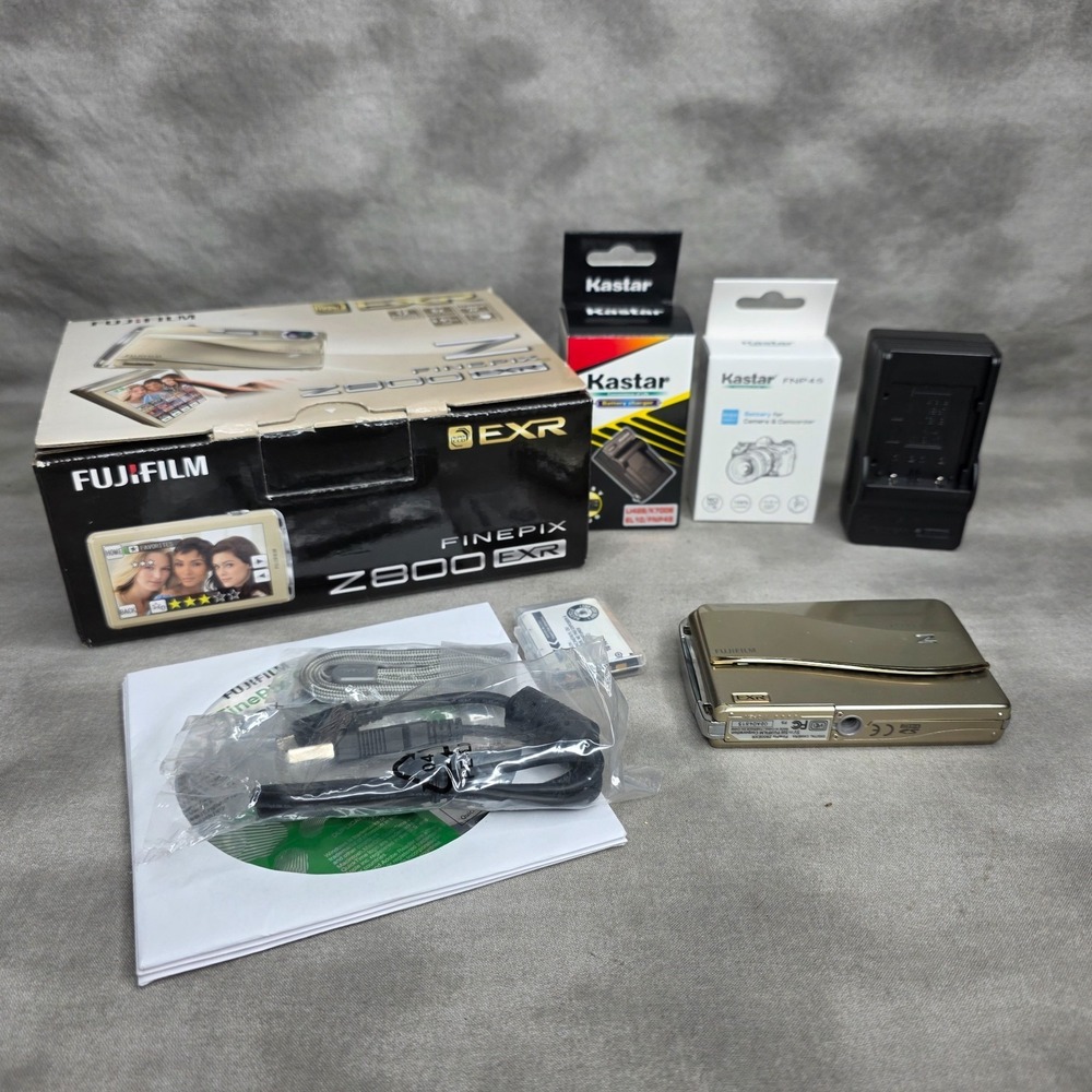 FUJIFILM FinePix Z800EXR 12.0 MP Touchscreen Compact Digital Camera Tested - Picture 1 of 15